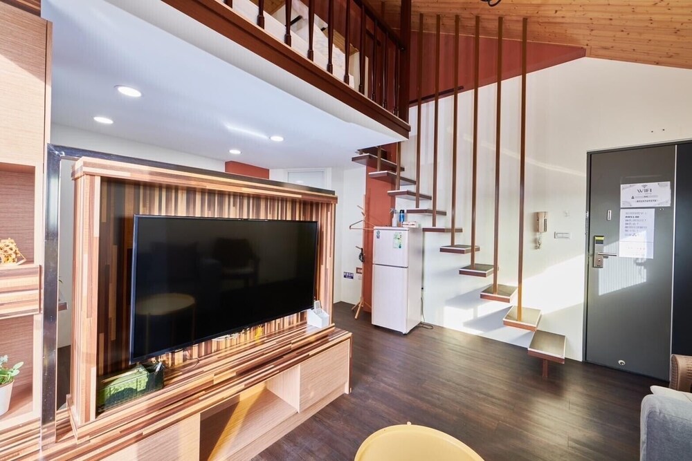 Canal16 HarborView Studio