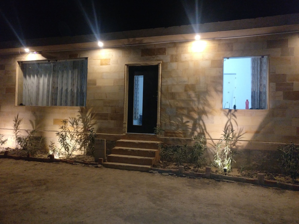 Savi Camps