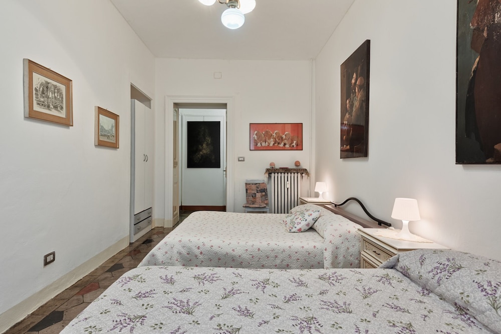 Porta Nuova Roomy Flat view 5