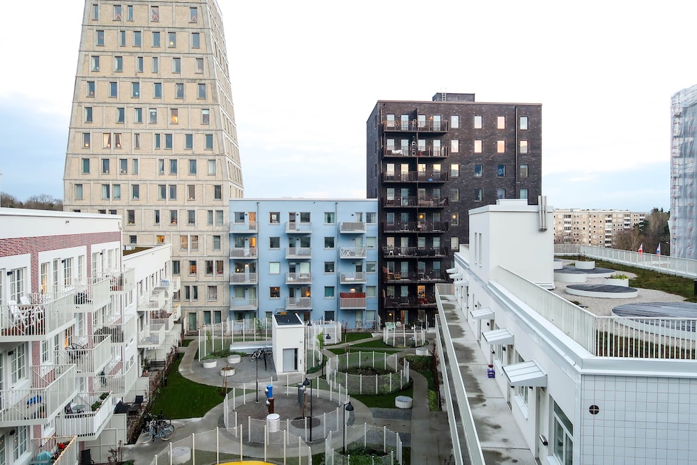 Luxury Business 2 Rooms Apartment up to 3 People By City Living