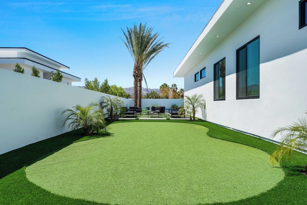 Pool, Hot Tub & Putting Green Minutes From Dining & Golf Bravo Villa #13 by Avantstay