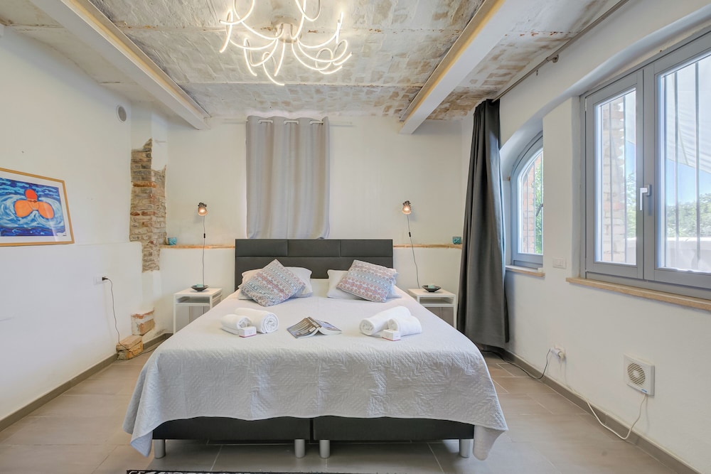 Bocca Al Lupo Apartments