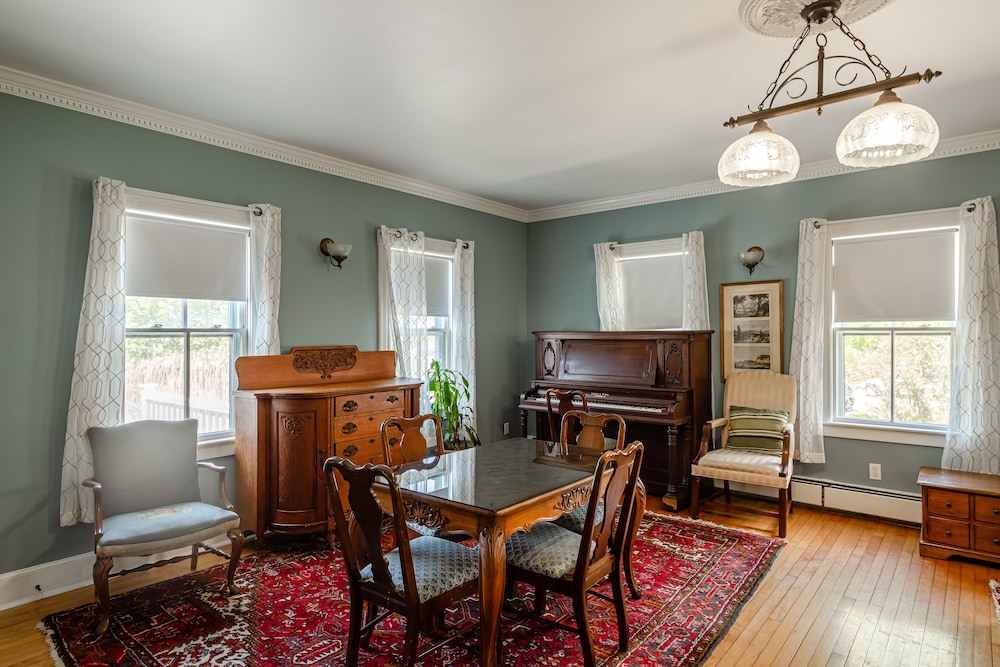 Dodge Cottage