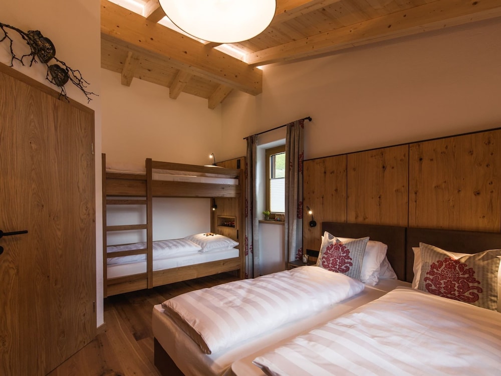 Affluent Chalet in Neukirchen near Wildkogel Ski Arena