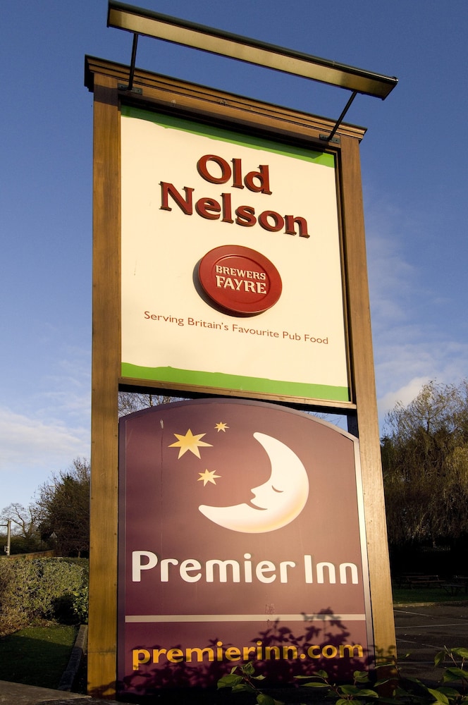 Premier Inn Stroud 4