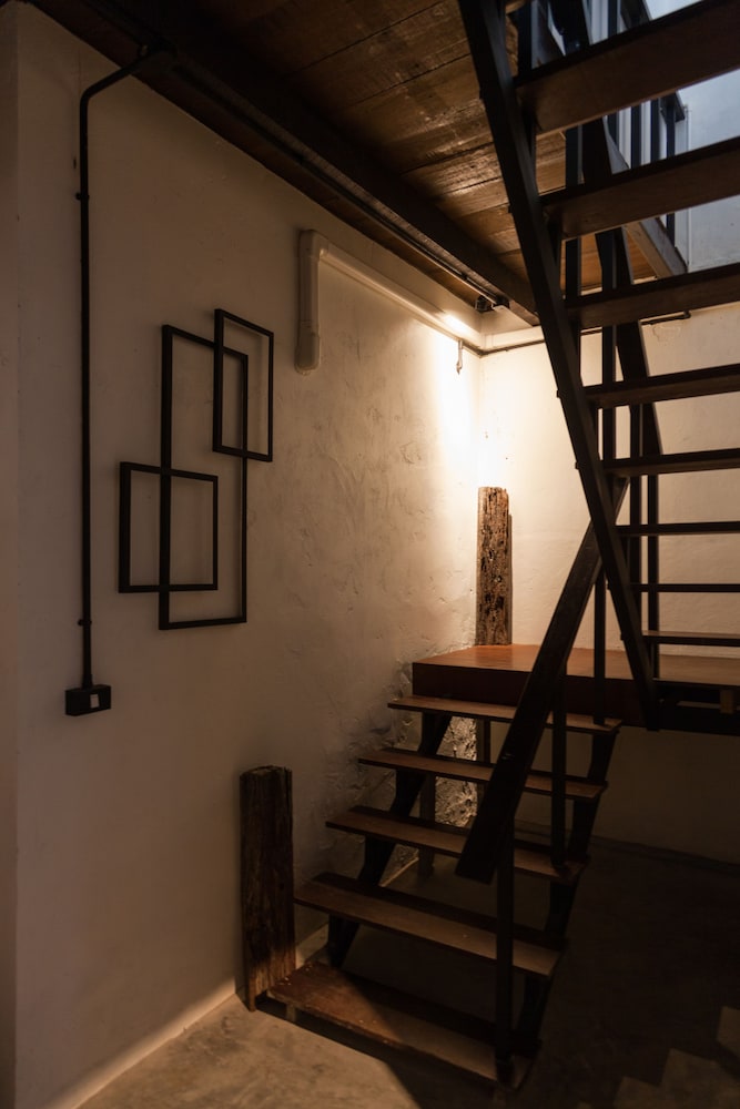 Feel Good Hostel