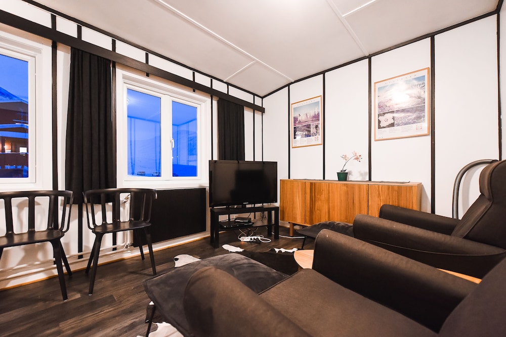 Gjestehuset 102 - your home away from home!