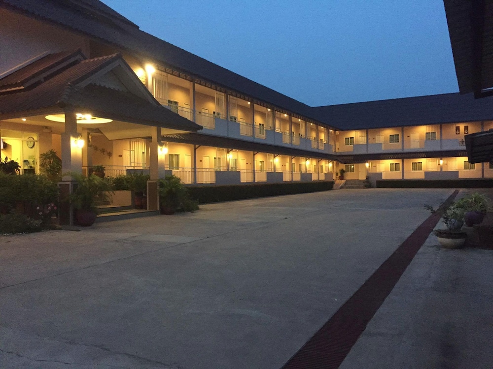 Chiang Kham Grand Villa