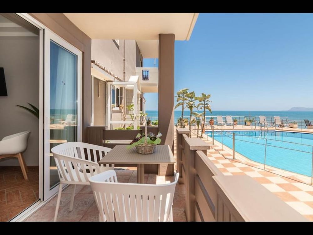 Room in Guest Room - Girogiali Beach Hotel photo 1