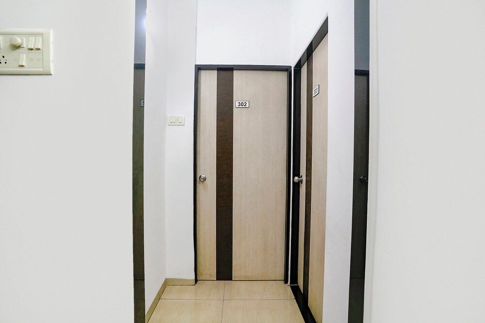 Fabhotel Wellax 24 Service Apartments