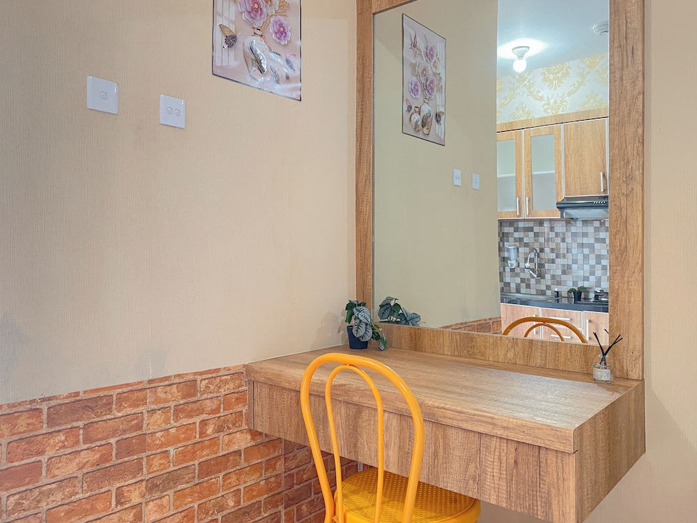 Cozy And Elegant Studio Apartment At Bassura City Near Mall