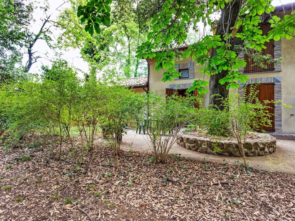 House in Umbria With Pool & Garden Views view 2