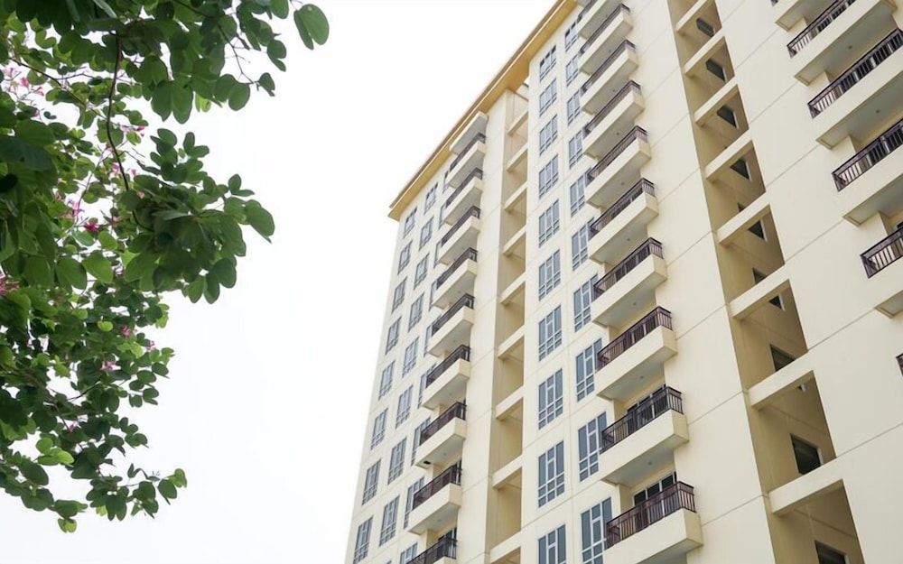 Big and Cozy 3BR Apartment Lucky Tower Residence