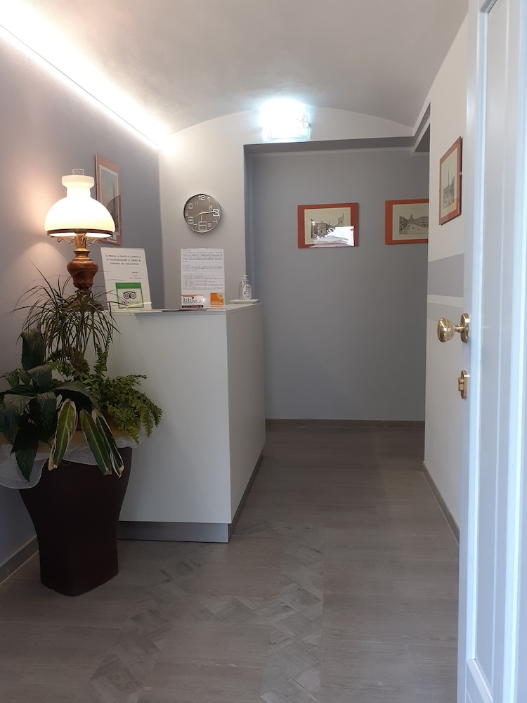 Royal Room & Breakfast photo 4