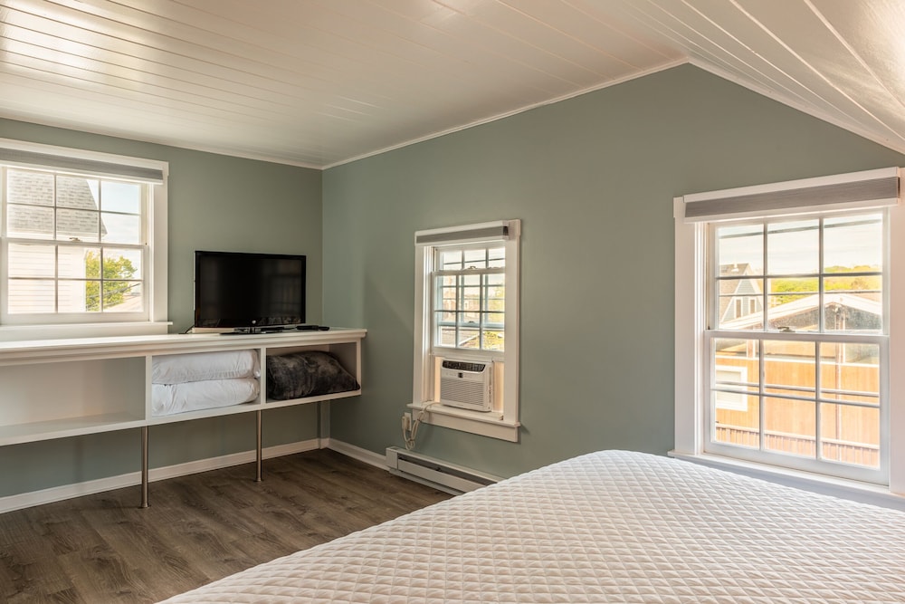 Eagle House Motel