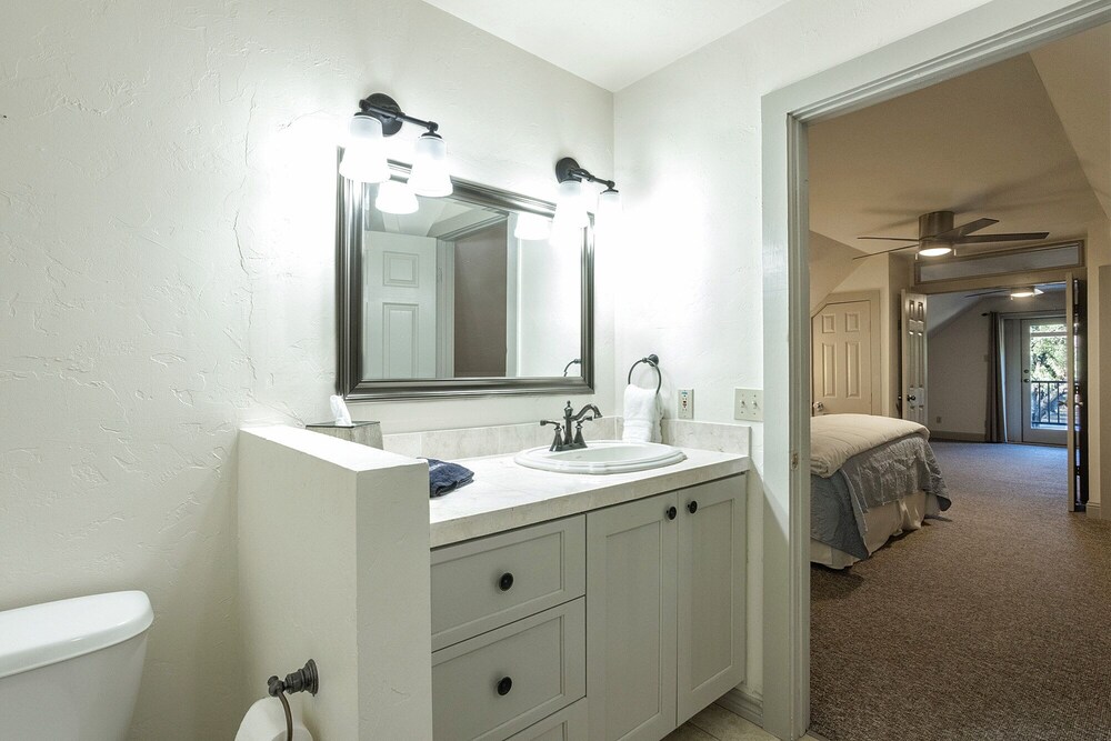 Pioneer Charm With Hot Tub & Firepit - 8 mi to Main St