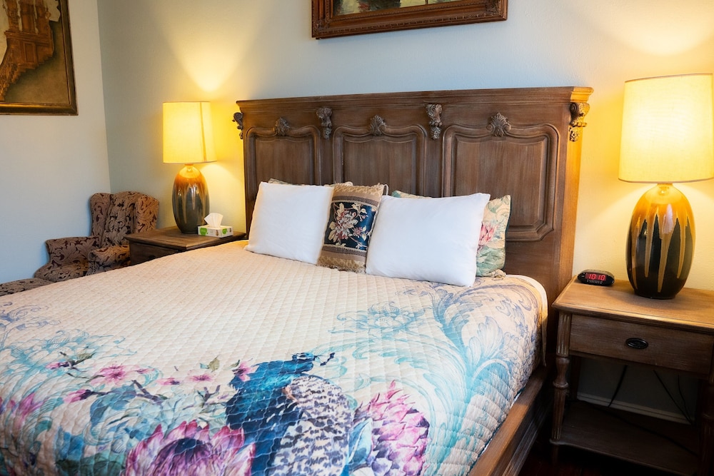 Oak Tree Hotel