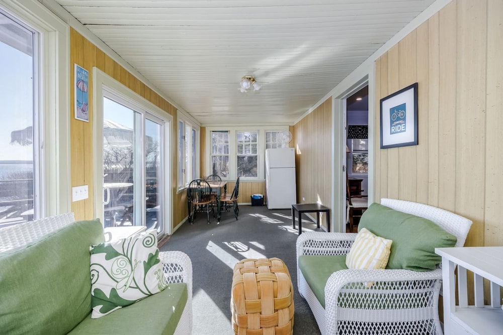 Beachfront Retreat - 5BR Home With Stunning Views