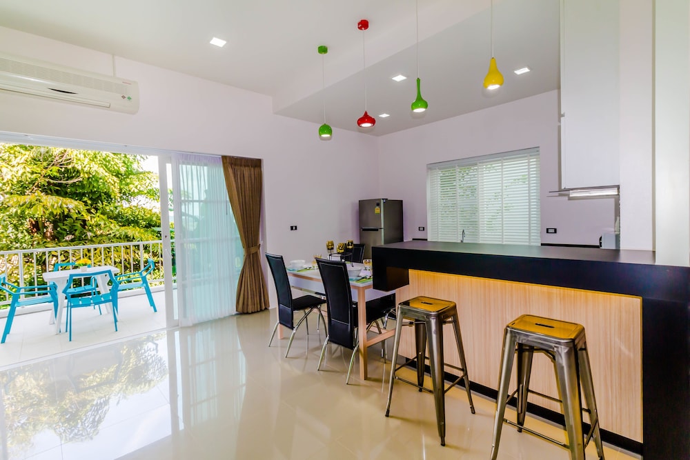 Chalong Hill Tropical Garden Homes