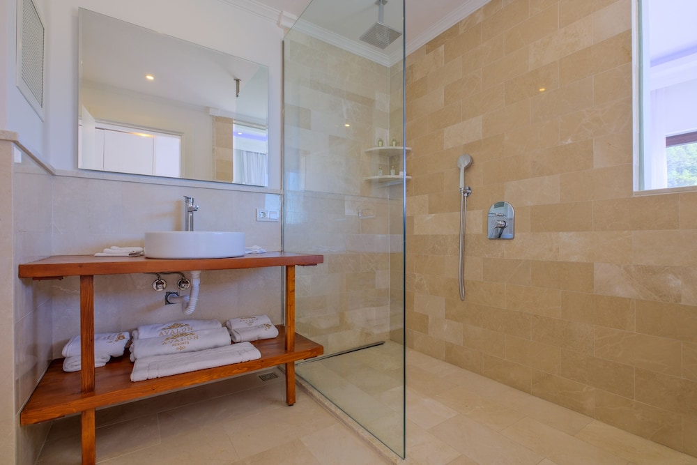Highclere Hotel and Spa - Image 110