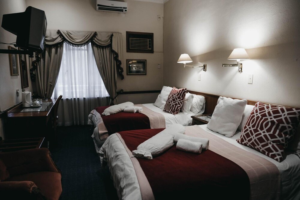Karoo Country Inn Hotel