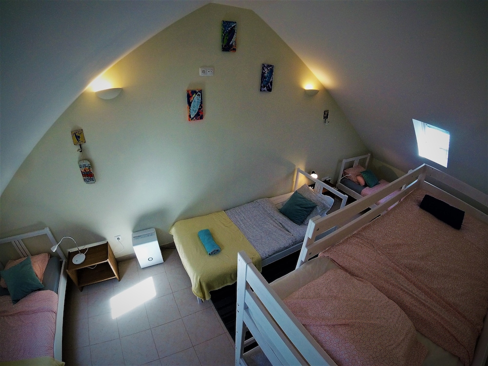 Peniche Surf Lodge - Hostel