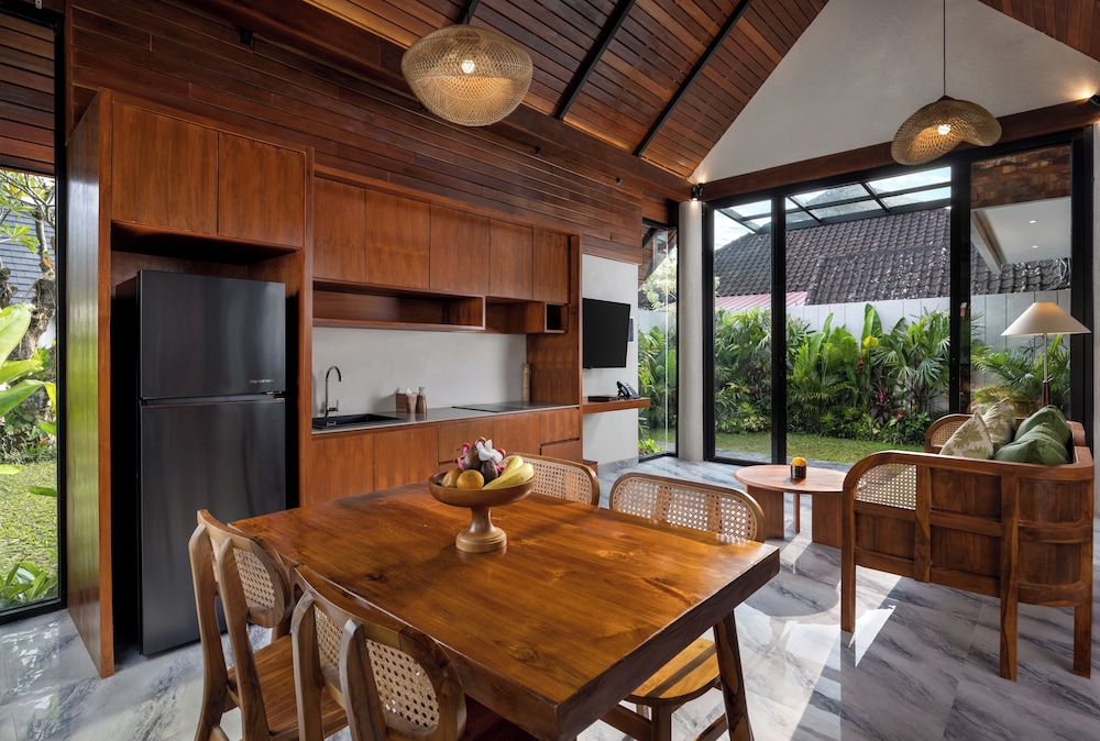Unagi Mas Villas by Emana
