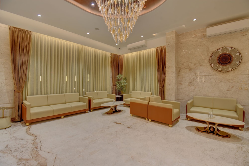 Hotel Warma Palace