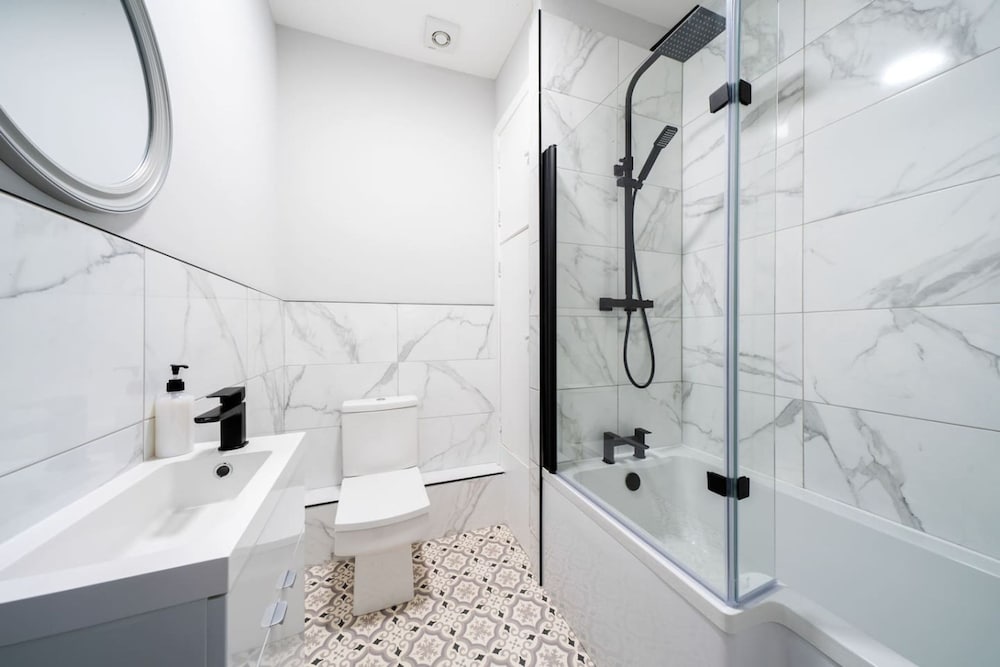 Lochside Apartment B