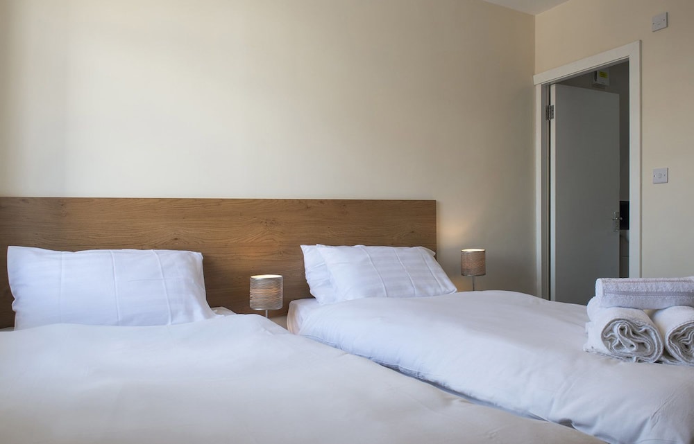 Cargo Cafe Apartments