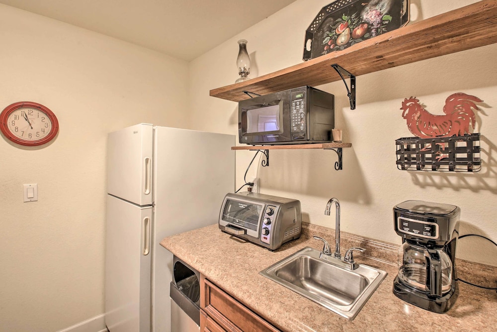 Cozy Hot Springs Apartment w/ Private Hot Tub view 3