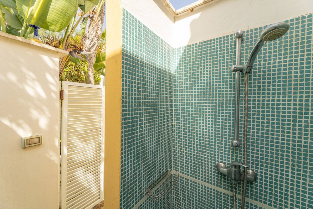 Belvedere - Seafront Apartment - 3 Places