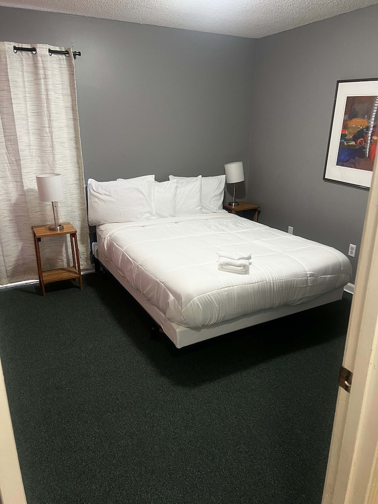 Hardwood Guesthouse