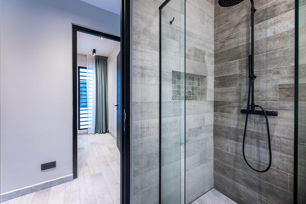 NEW Casa Luna Luxury Apartment at Blue Bay