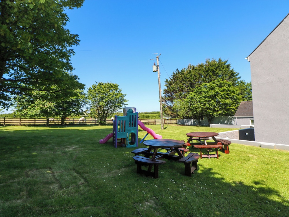 Newton West Farm