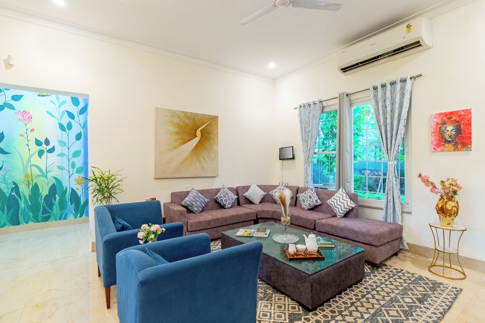 Alaya Stays 3 BHK with Pvt Pool-Daffodil