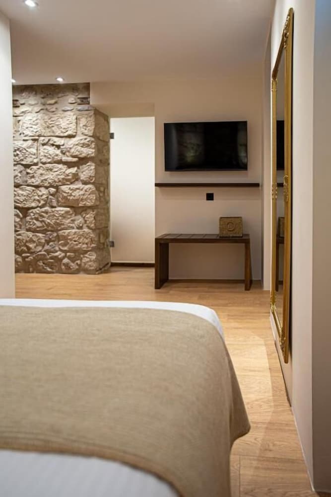 Epitome Suites