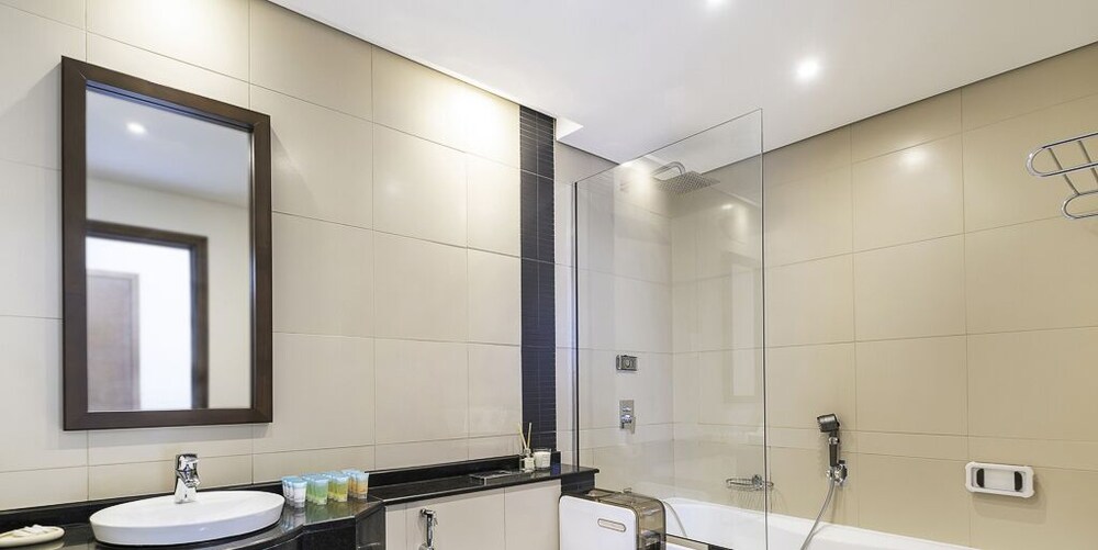 LUX The West Wharf Canal View Suite