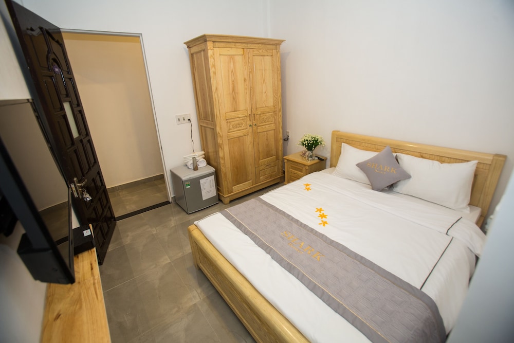 Shark Hotel - Hostel