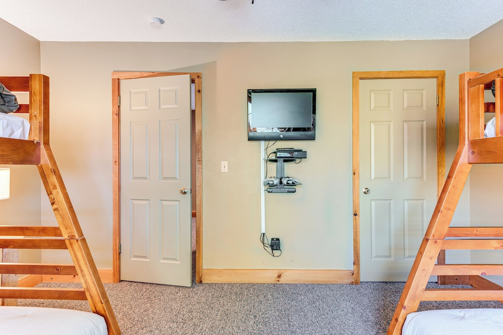 Access to Jack Frost Ski Resort: Home w/ Hot Tub