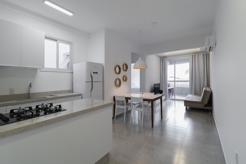 Apt w/ BBQ 300m From the Beach in Floripa Res201