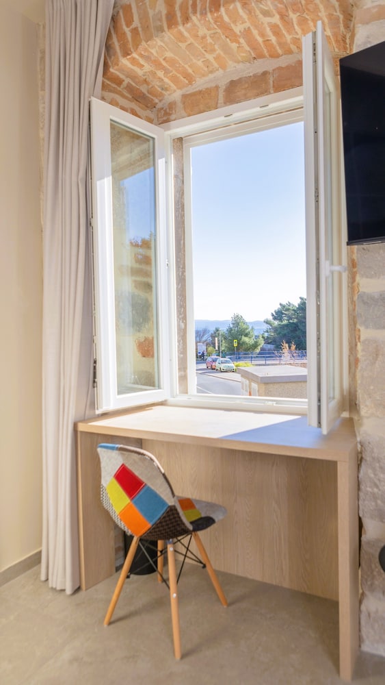 East Coast Deluxe Rooms