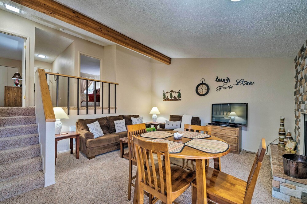 Condo on Golf Course: 2 Mi to Grindstone Lake! view 4