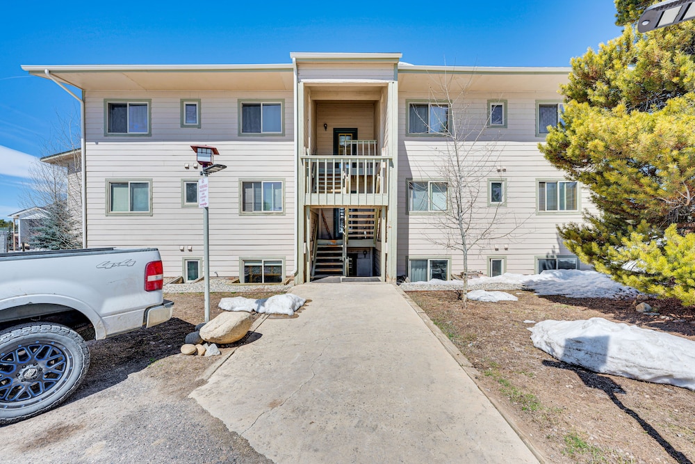 Fraser Condo w/ Ski Shuttle & Resort Amenities!