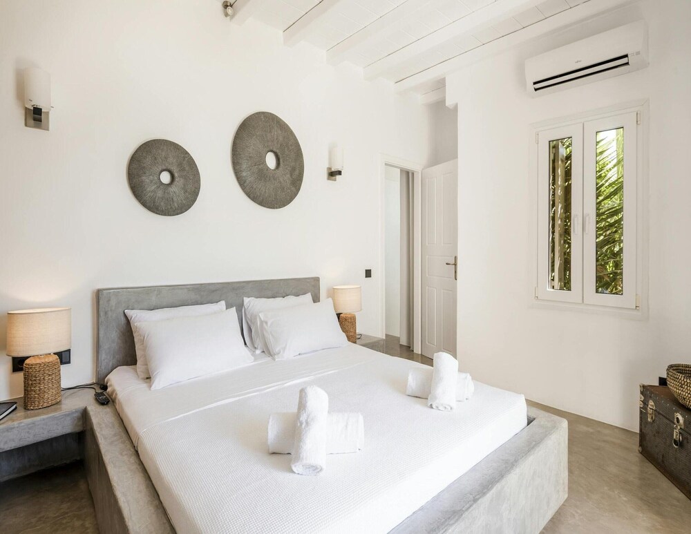Unique Cycladic Villa With Pool