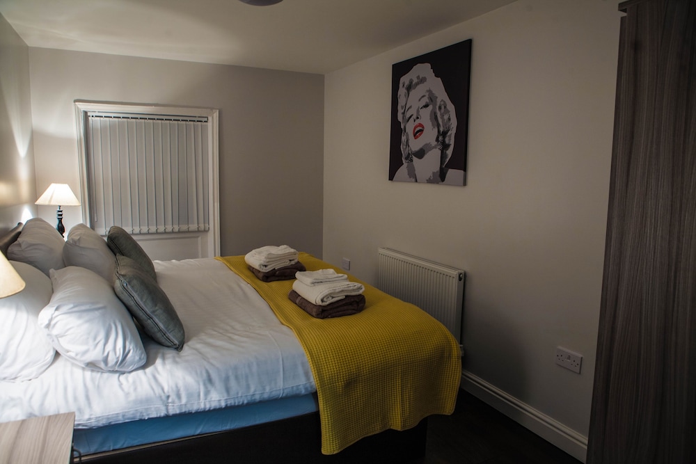 The L1 Rodney St Rooms view 4