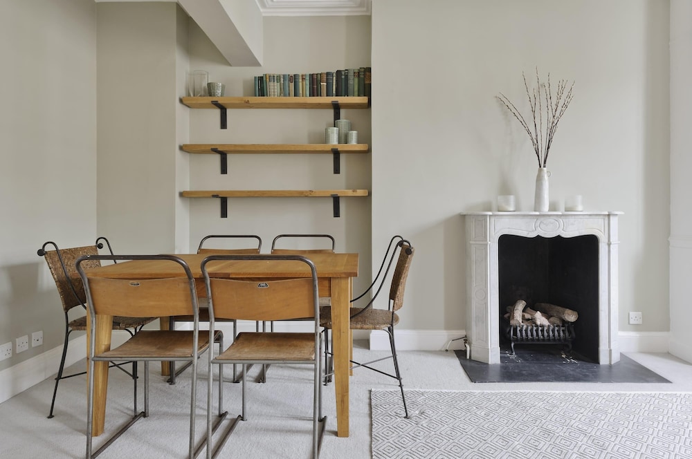 Fabulous 3 Bed Flat Chelsea