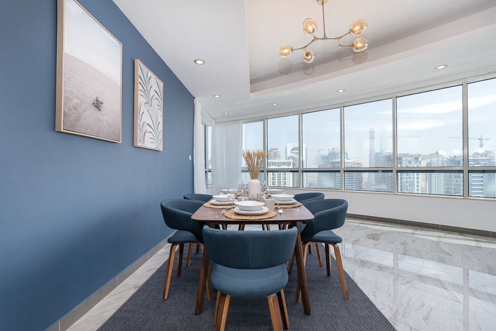 Dubai Marina - Stunning Huge 4 Bedroom Apts Near JBR - Gym - Pool - Parking by Sojo Stay