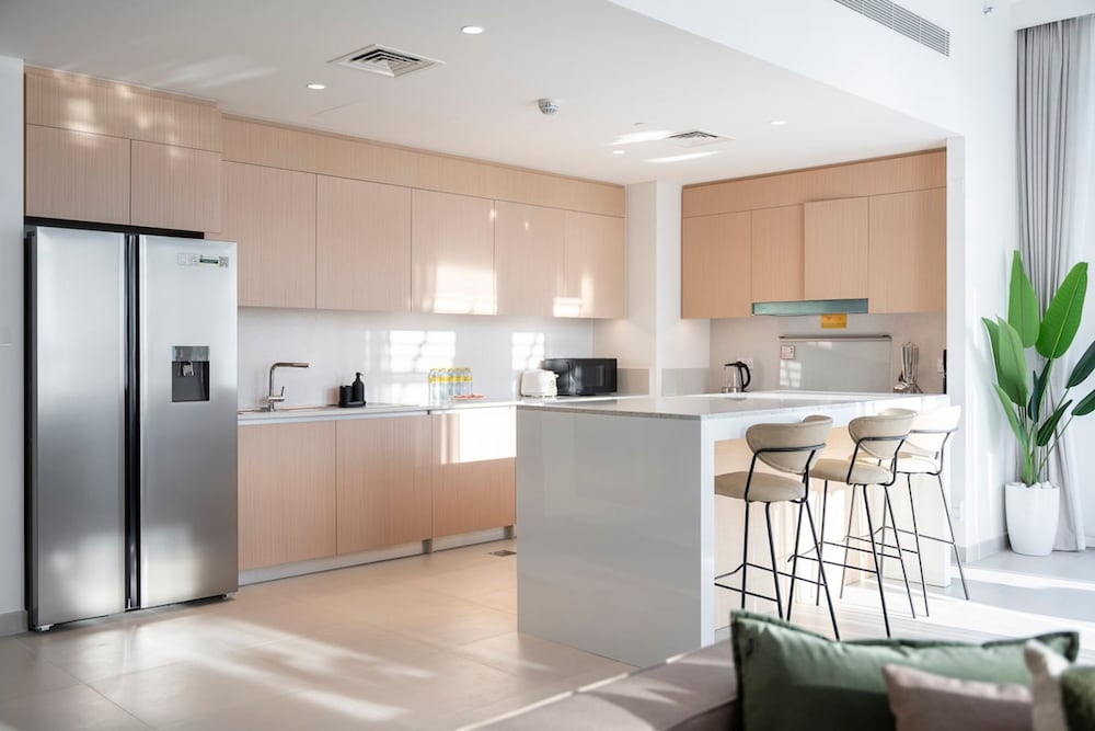Peaceful 4-bedroom Bright Kitchen Space in Dubai Creek Harbour