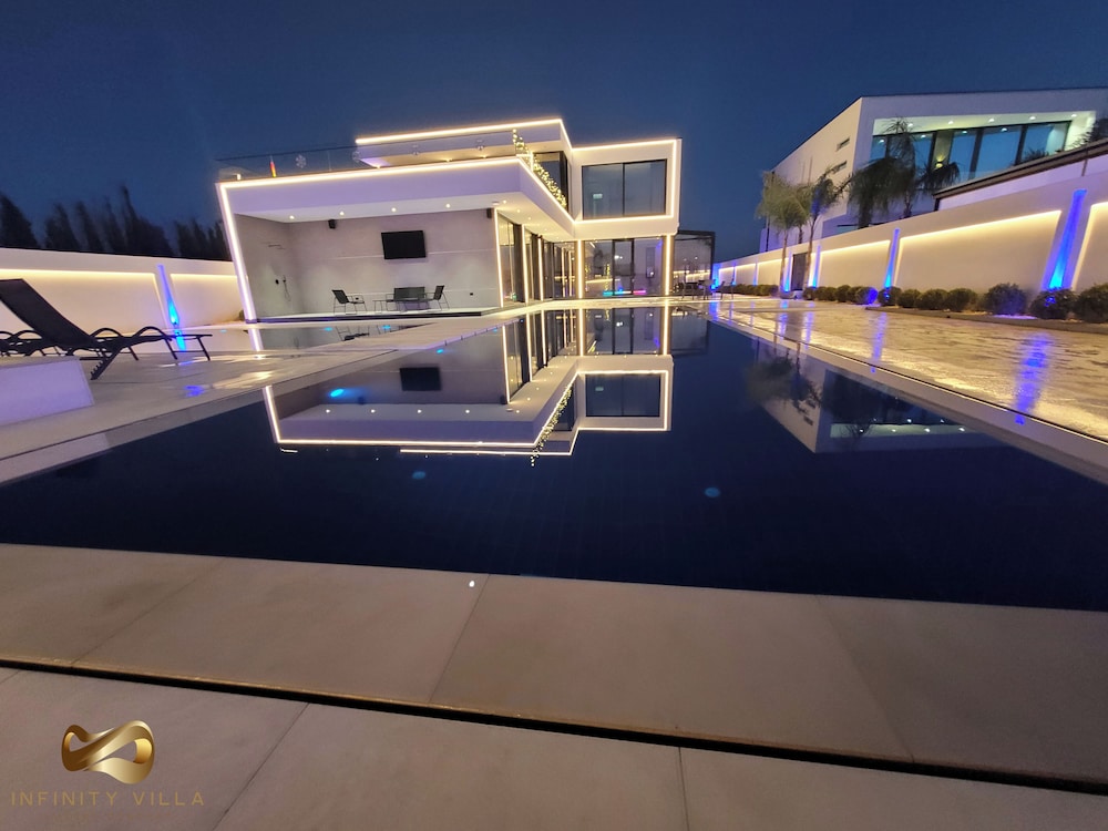 La Mirage Group Villas